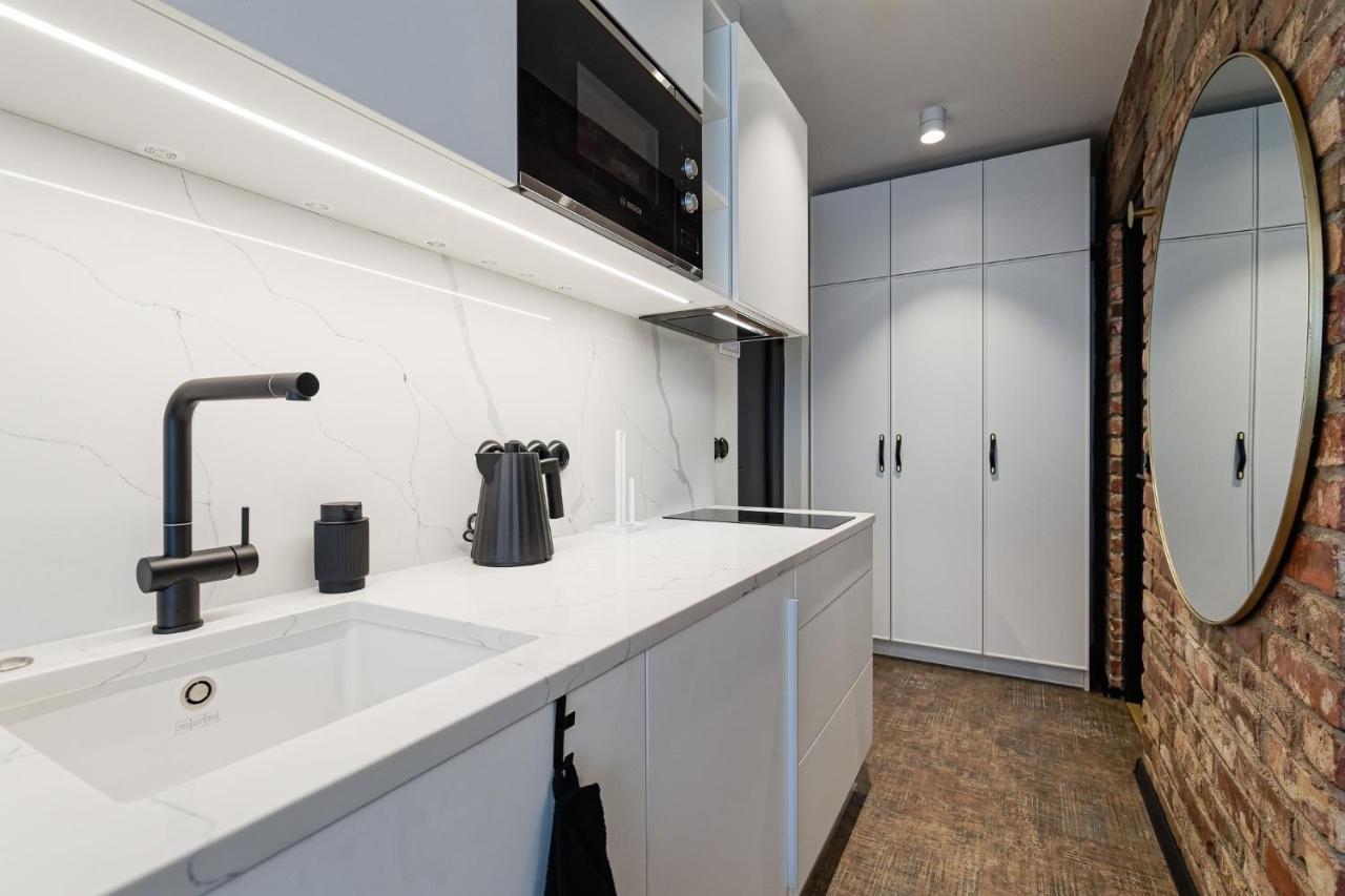 Old Town Studio Apartment Aia 5A Tallinn Exterior photo